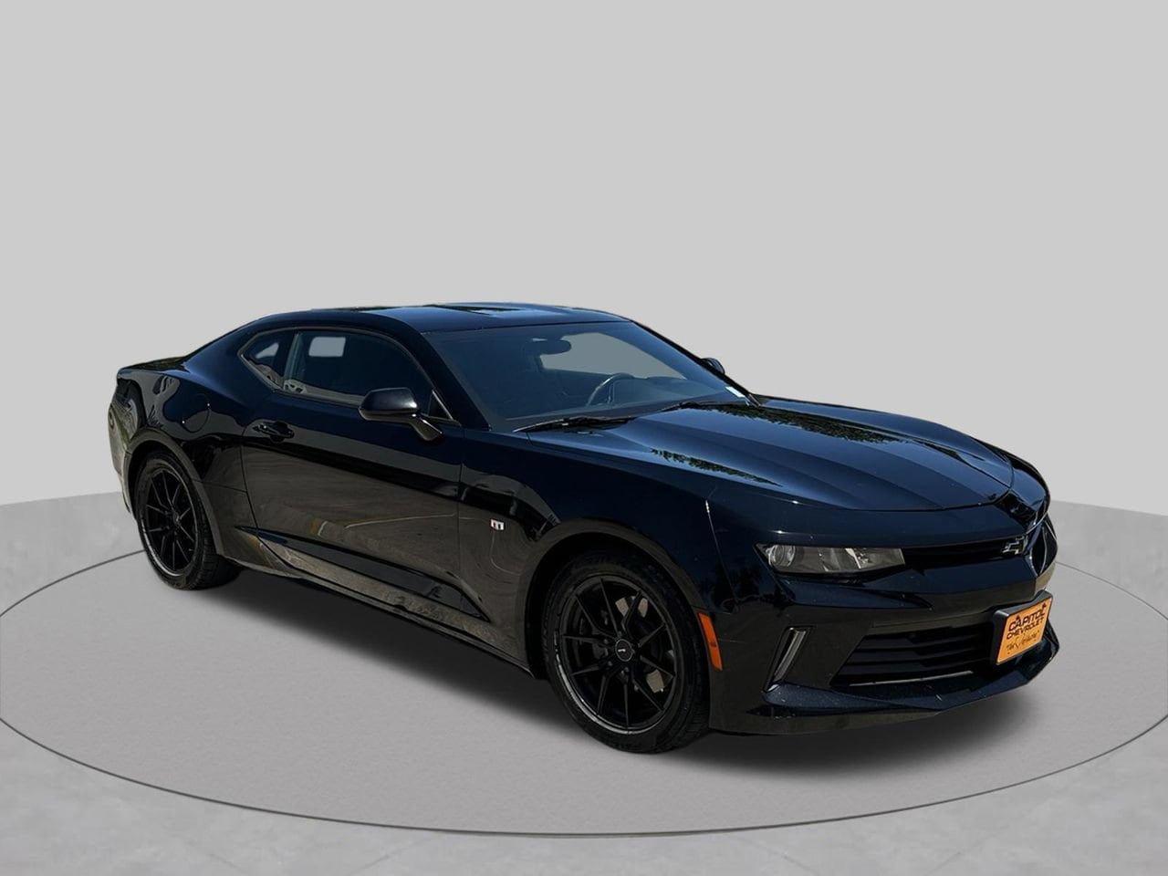 Used 2018 Chevrolet Camaro LT RWD image 7