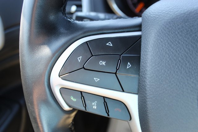 Used 2021 Jeep Grand Cherokee Laredo X image 16