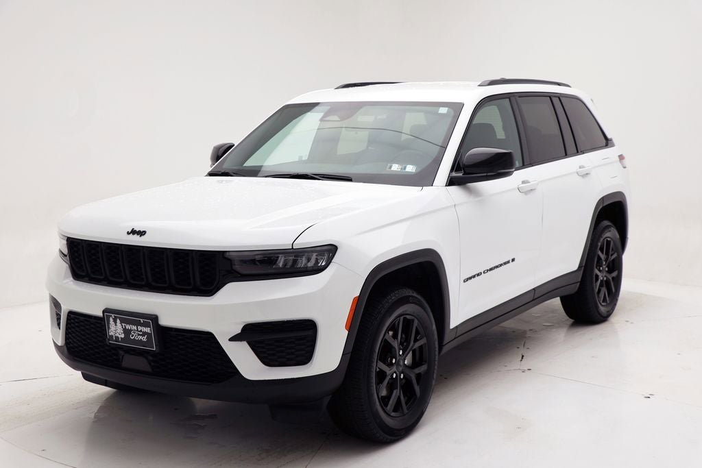 Used 2025 Jeep Grand Cherokee Altitude AWD/4WD video 2