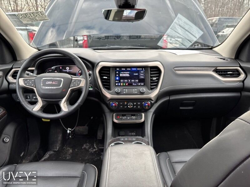 Used 2023 GMC Acadia Denali w/ Denali Ultimate Package image 3