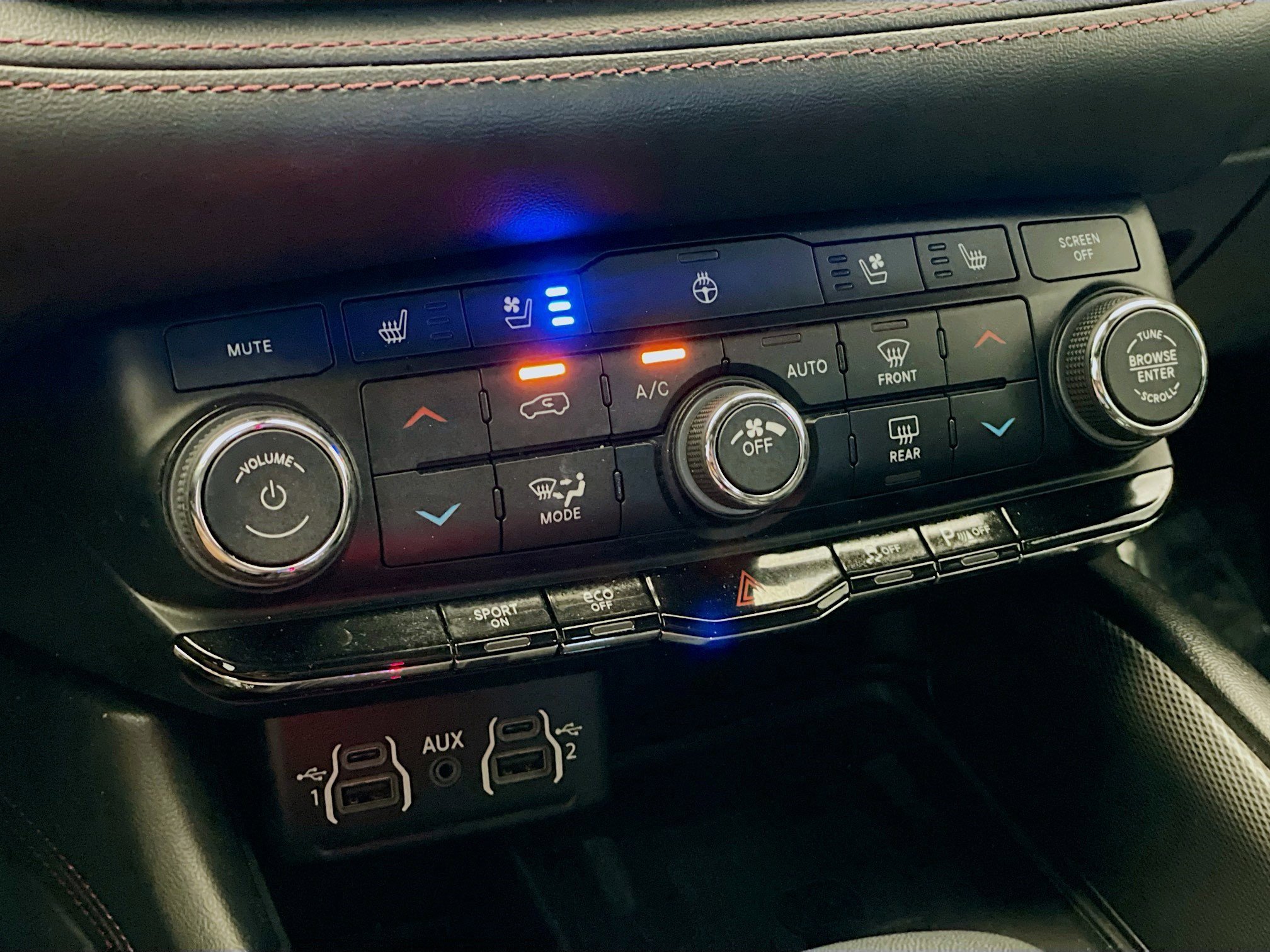 Used 2022 Dodge Durango R/T w/ Blacktop Package AWD/4WD image 12
