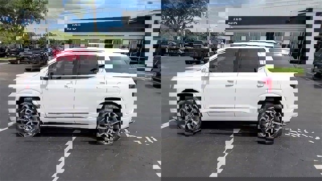 Used 2021 GMC Acadia Denali w/ Denali Technology Package image 38