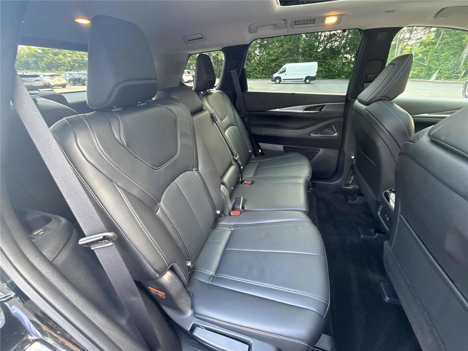 Used 2025 INFINITI QX60 Luxe FWD image 28