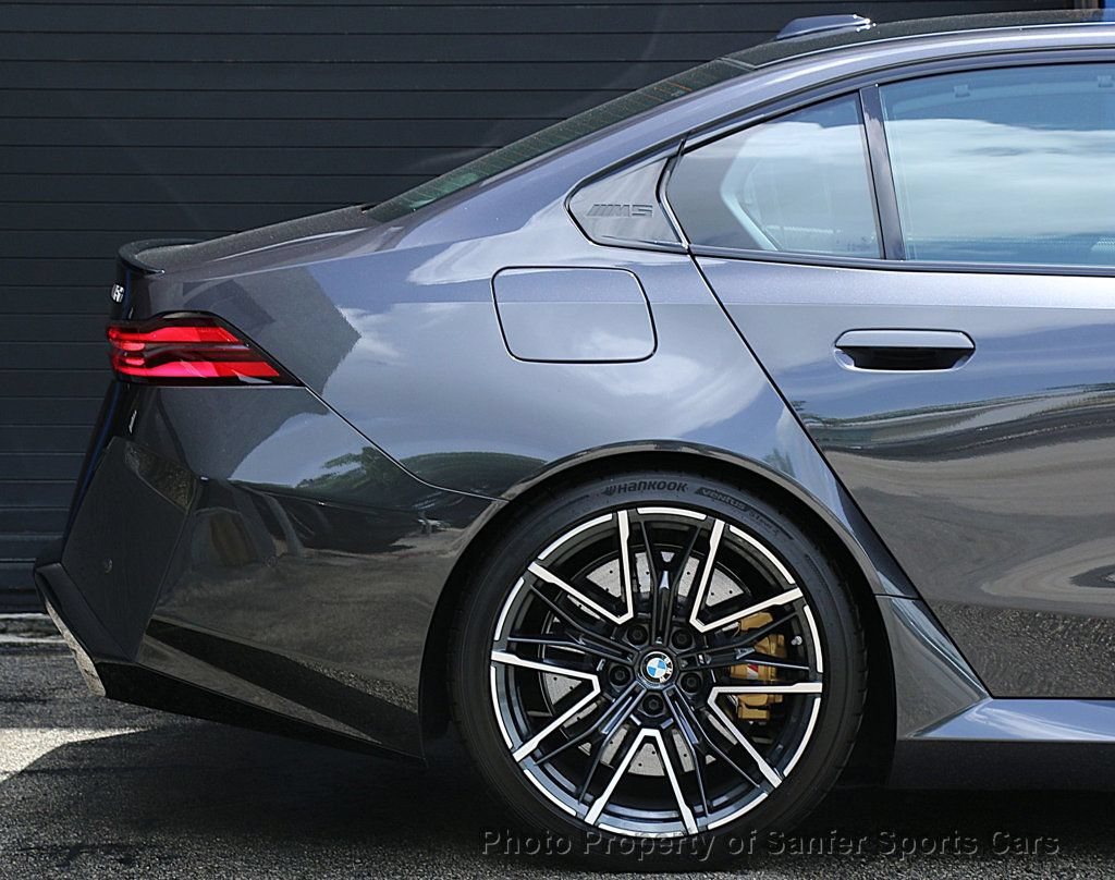 Used 2025 BMW M5 AWD/4WD image 15