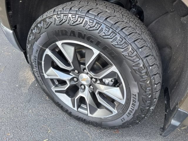 Used 2024 Chevrolet Silverado 1500 LT AWD/4WD image 33