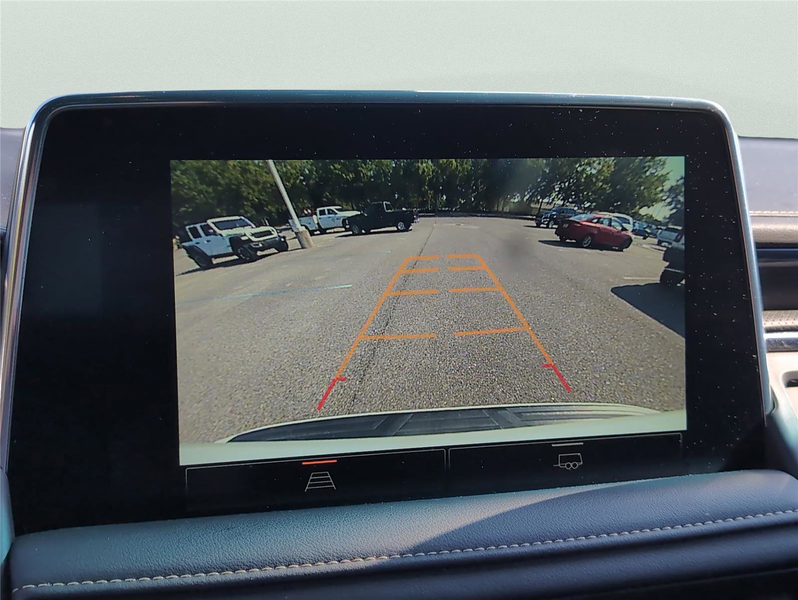 Used 2024 GMC Yukon XL SLT image 12