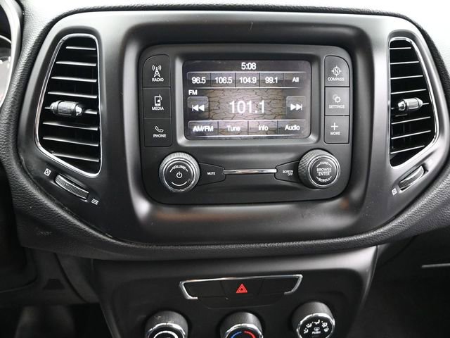 Used 2018 Jeep Compass Latitude w/ Cold Weather Group image 13