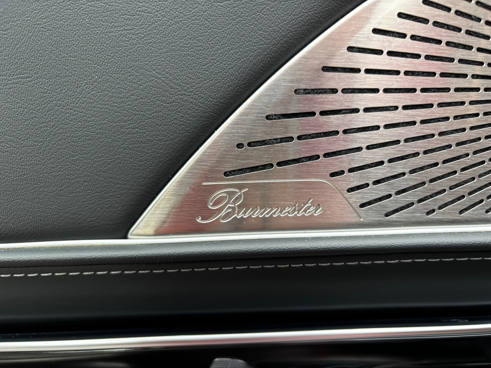 Used 2022 Mercedes-Benz SL 63 AMG 4MATIC w/ Driver Assistance Package image 63