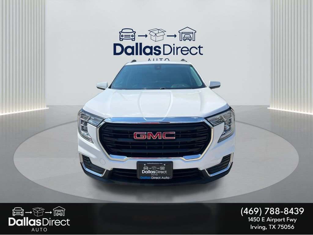 Used 2023 GMC Terrain SLE w/ Driver Convenience Package image 3