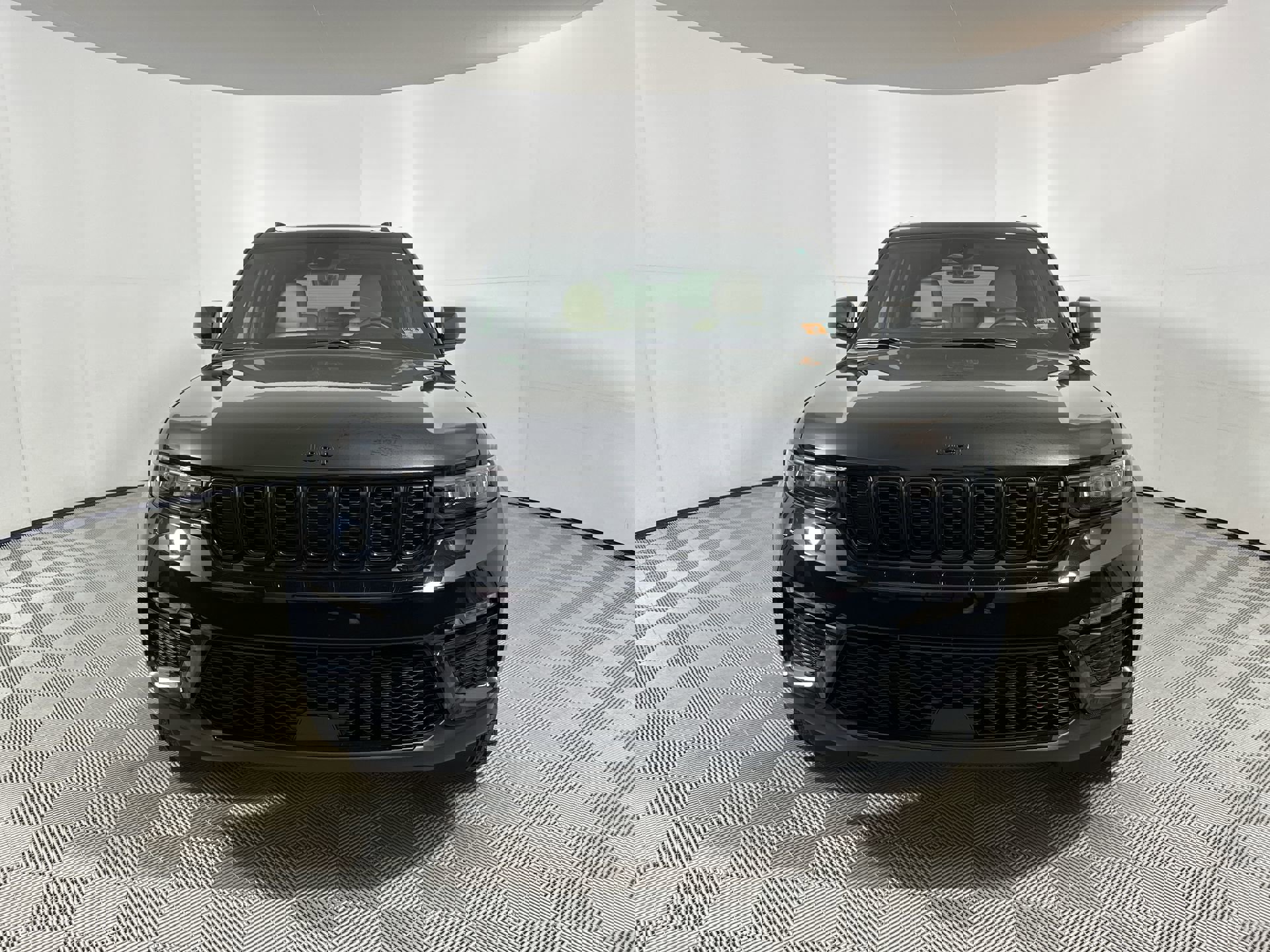 New 2025 Jeep Grand Cherokee Limited w/ Black Appearance Package image 3