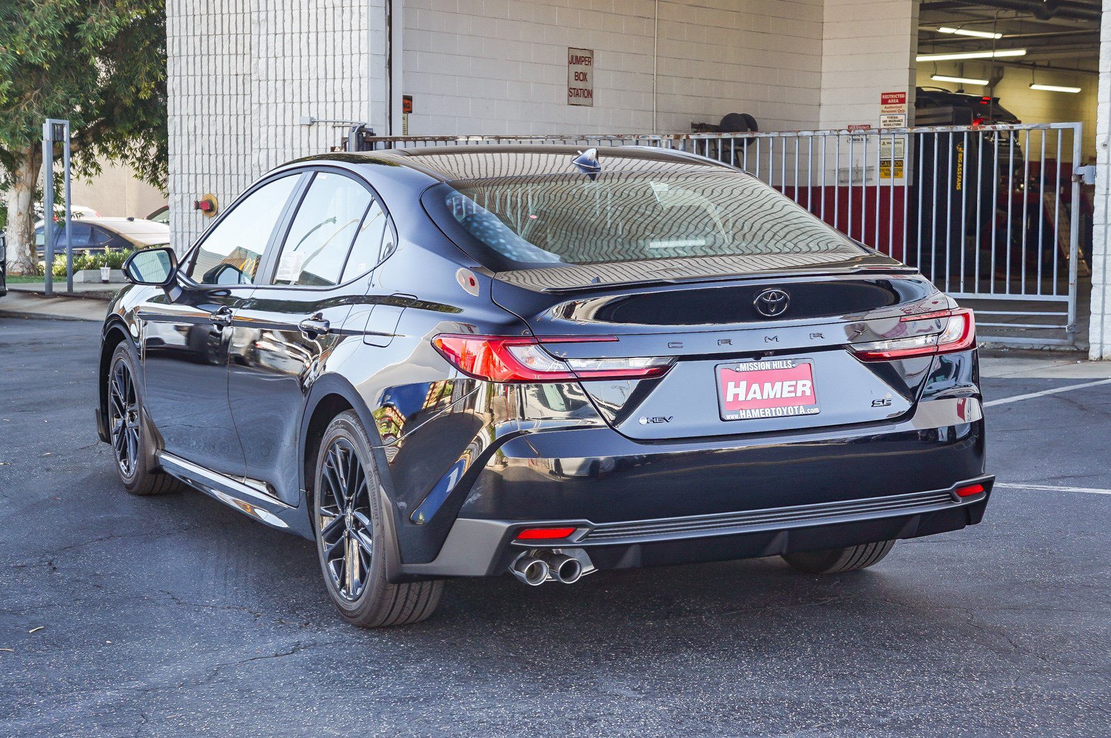 New 2026 Toyota Camry SE FWD image 5