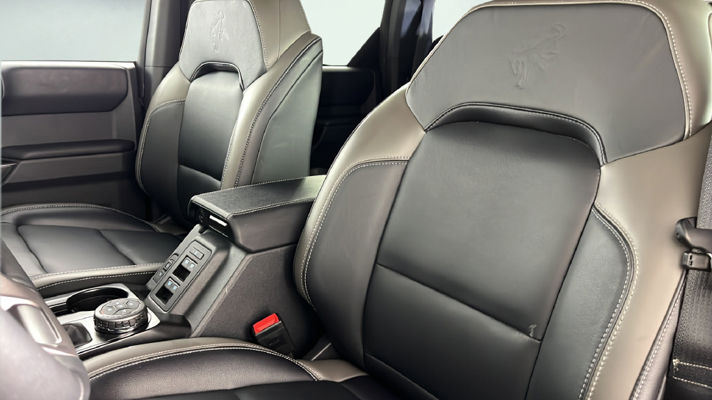 Used 2025 Ford Bronco Outer Banks w/ Sasquatch Package AWD/4WD image 38