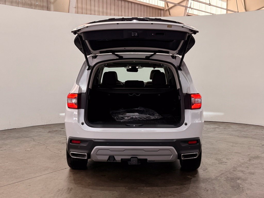 Used 2025 Honda Pilot Elite image 12