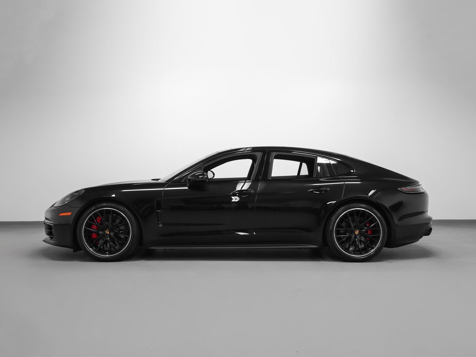 Certified 2023 Porsche Panamera GTS AWD/4WD image 2