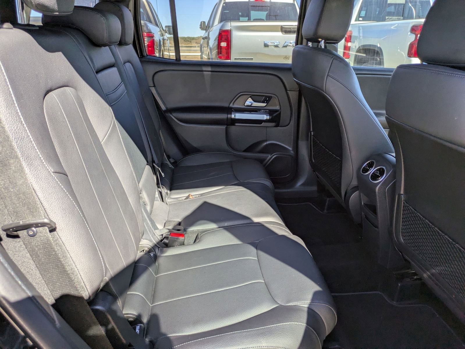 Used 2023 Mercedes-Benz GLB 250 4MATIC image 24