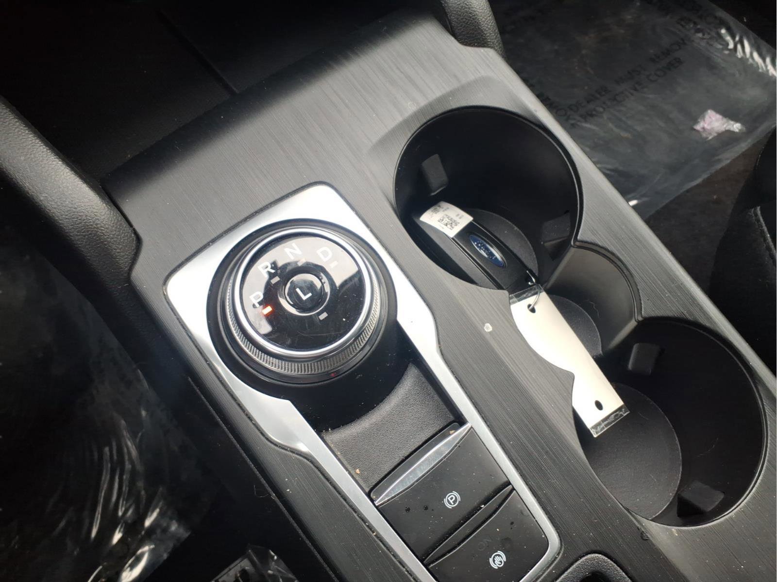 Used 2023 Ford Escape SE image 19