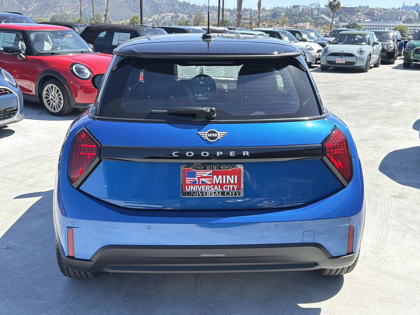 Used 2026 MINI Cooper 2-Door Hardtop FWD image 4
