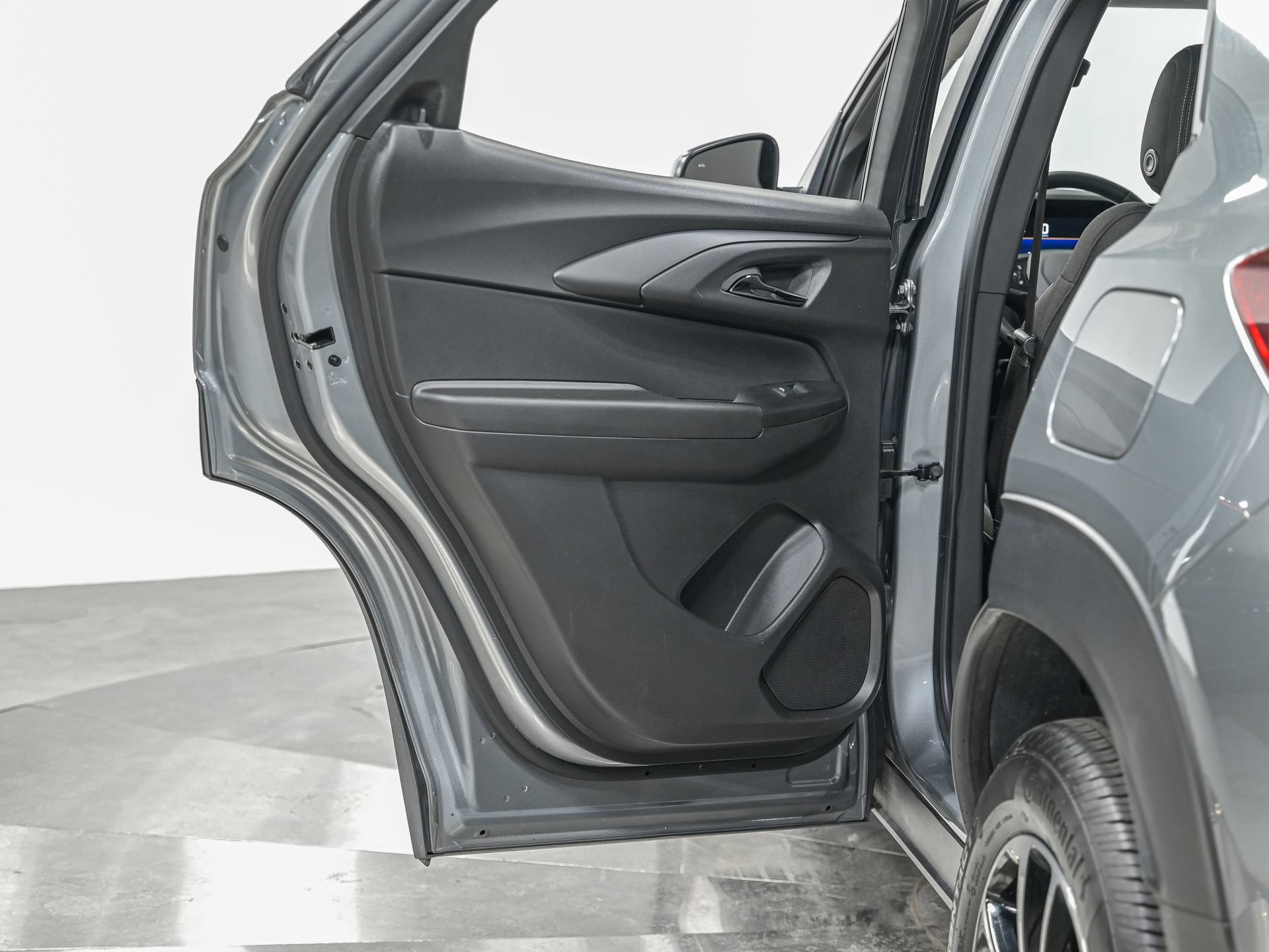 Used 2024 Chevrolet TrailBlazer LT w/ LT Cold Weather Package FWD image 24