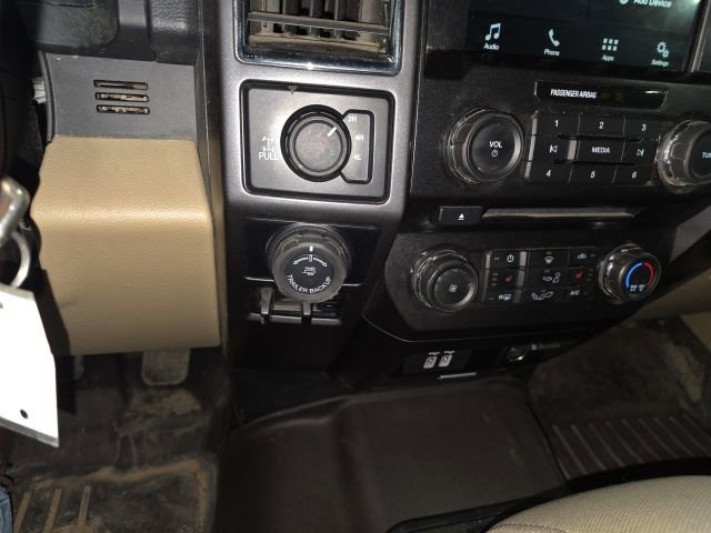 Used 2017 Ford F150 XLT w/ Equipment Group 302A Luxury AWD/4WD image 18