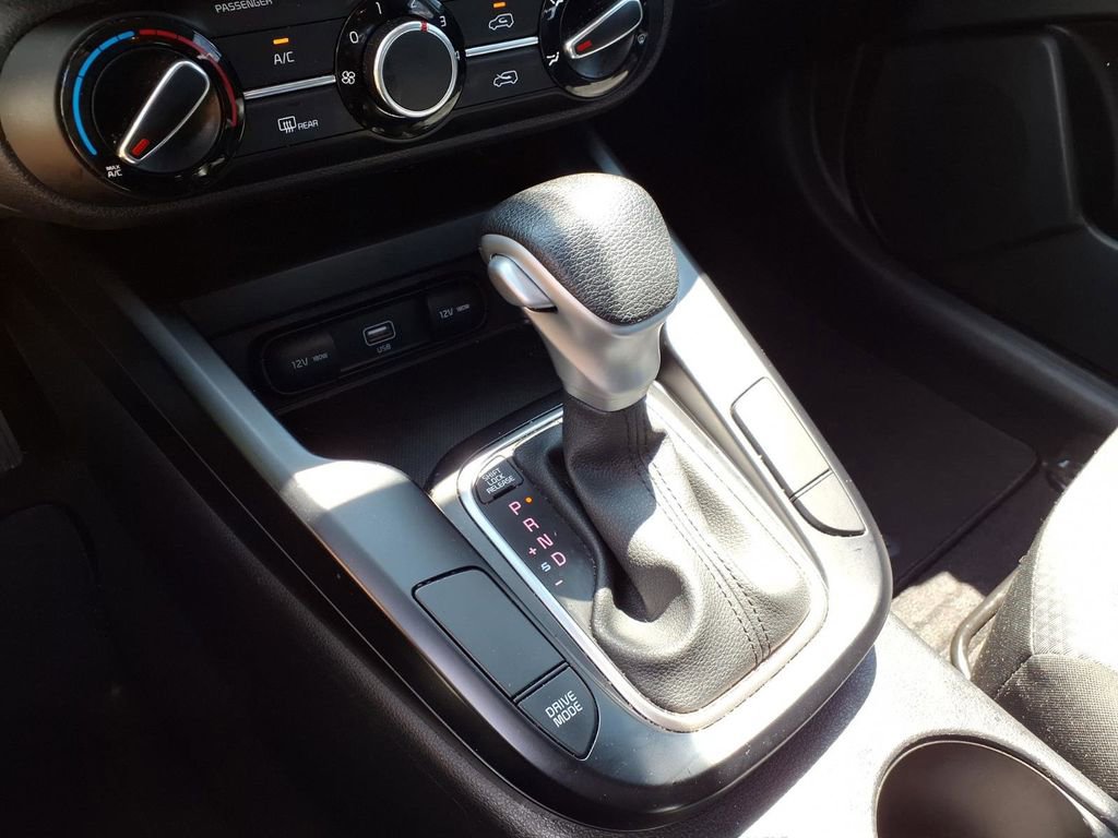 Used 2022 Kia Soul LX w/ Technology Package FWD image 7