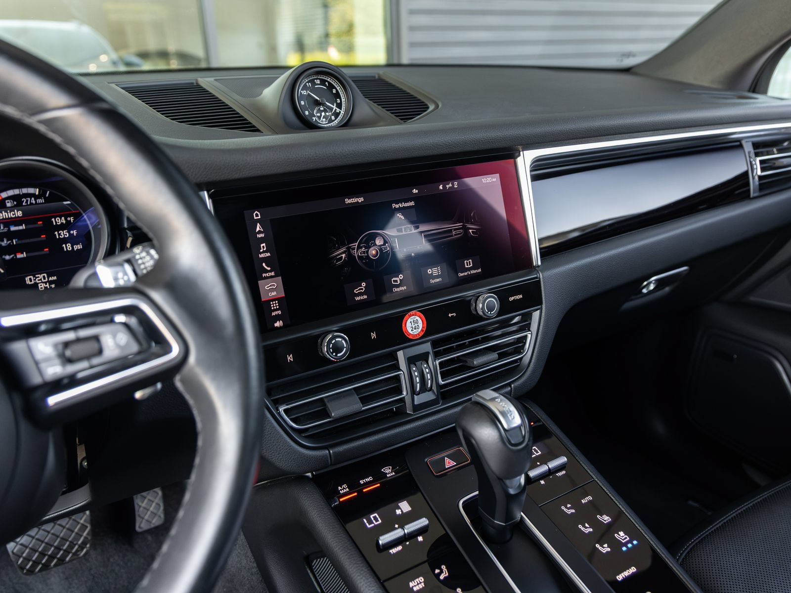 Certified 2024 Porsche Macan S AWD/4WD image 31