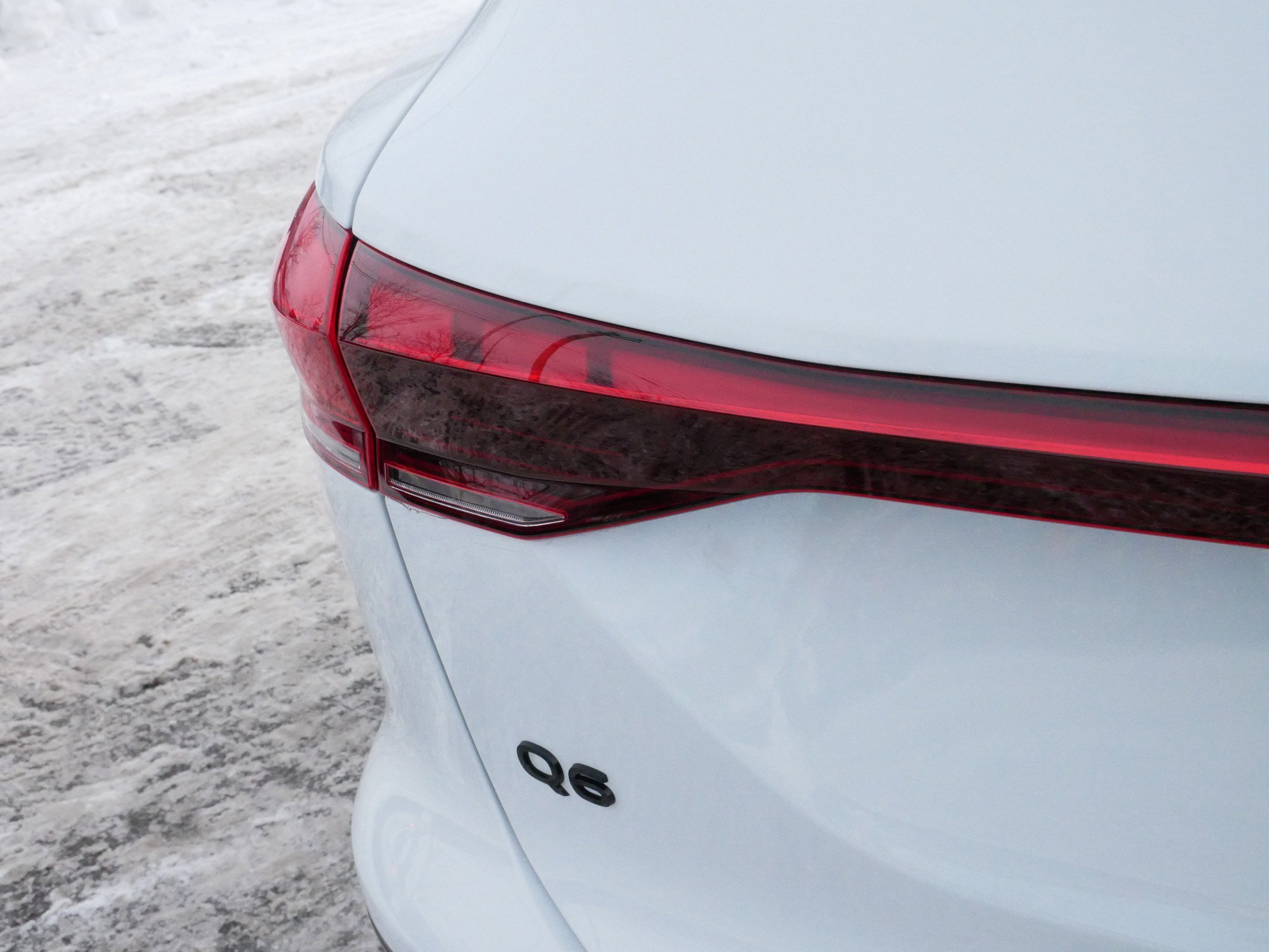 Used 2025 Audi Q6 e-tron Premium Plus w/ Premium Plus image 17