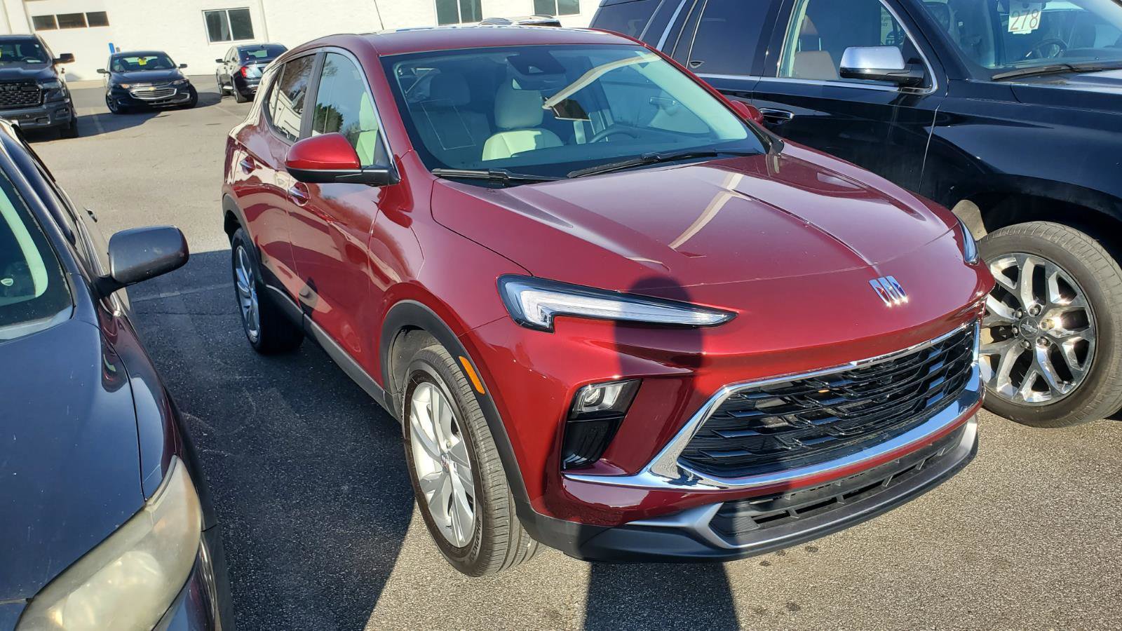 Used 2025 Buick Encore GX Preferred image 2