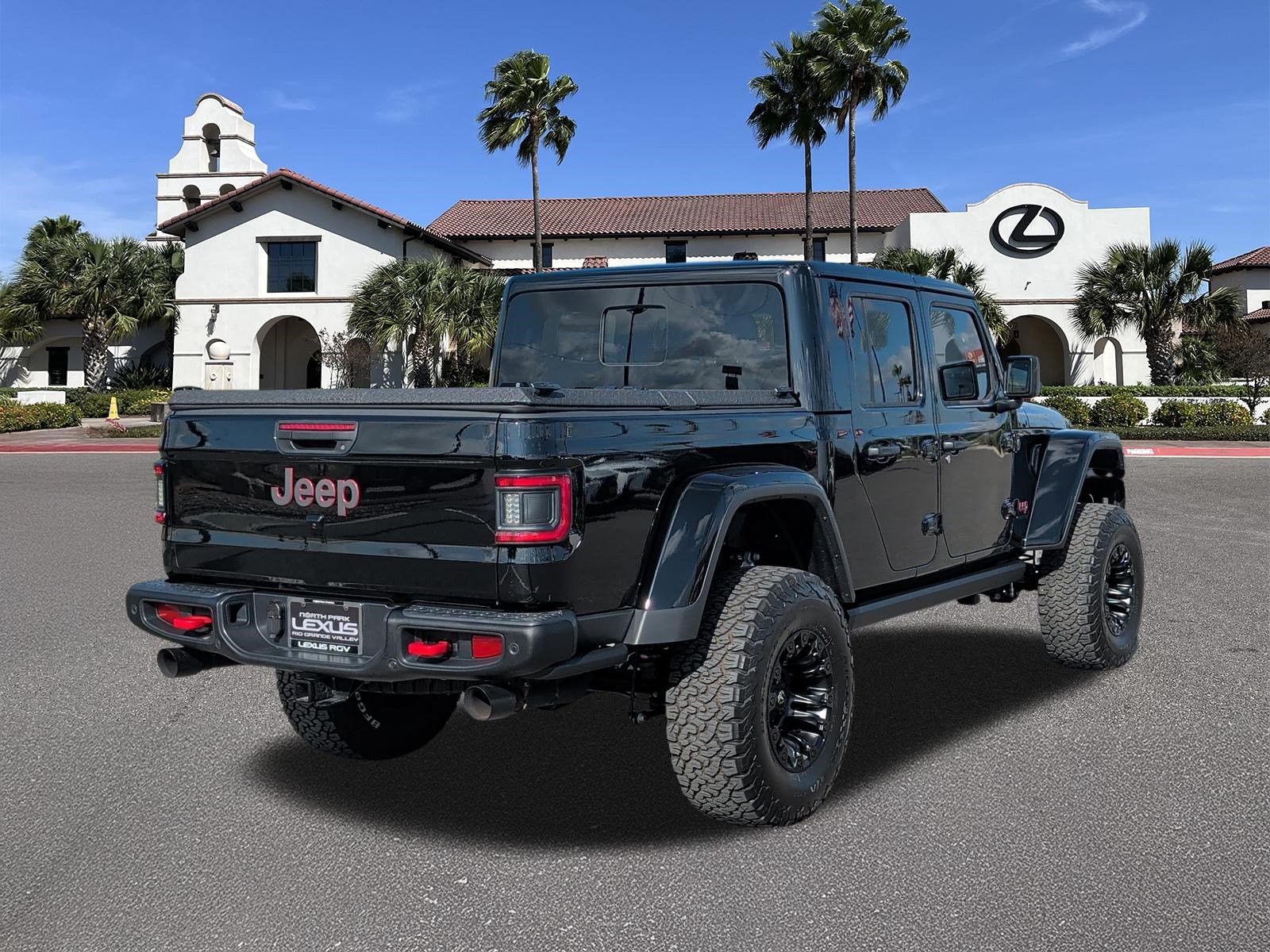 Used 2025 Jeep Gladiator Rubicon AWD/4WD image 2
