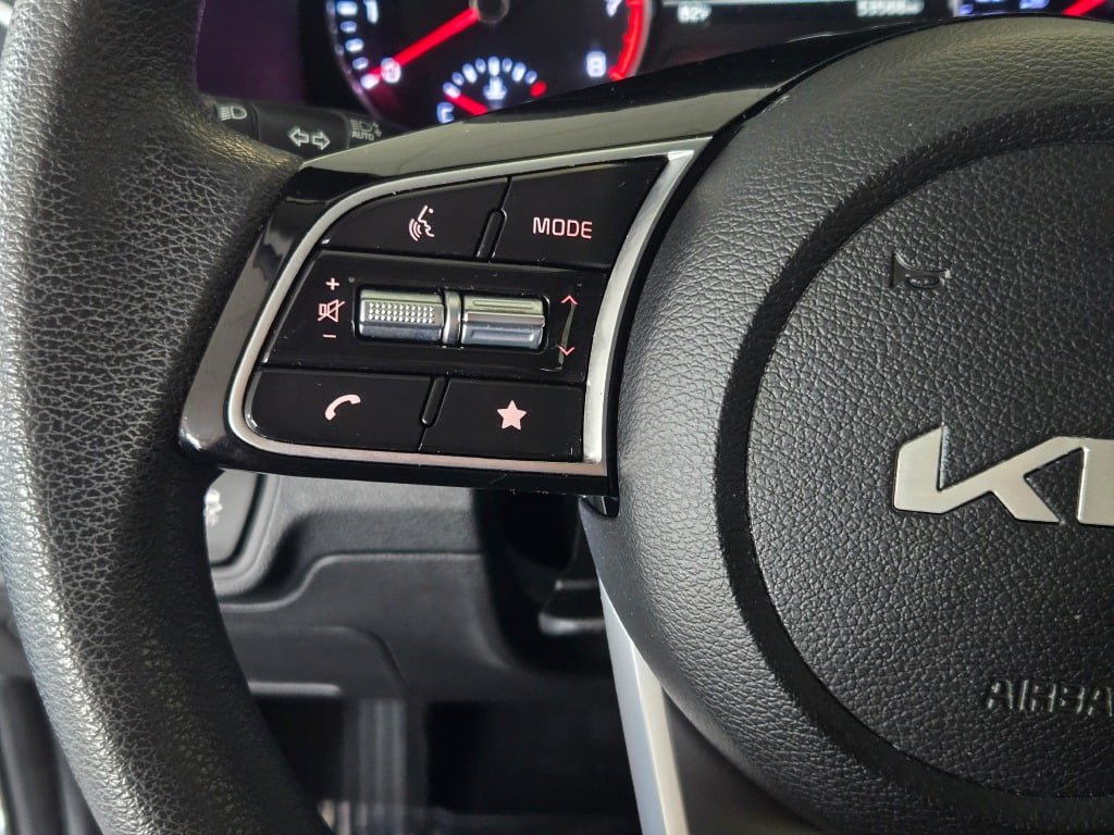 Used 2024 Kia Forte LXS w/ LXS Technology Package FWD image 27