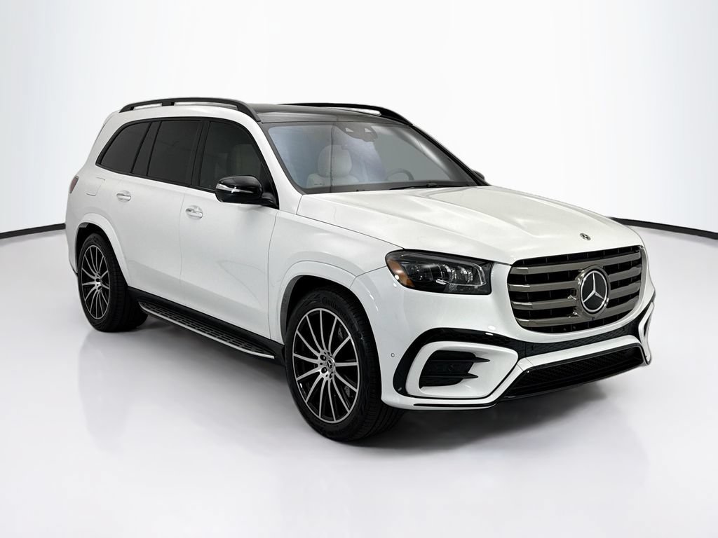 Used 2025 Mercedes-Benz GLS 580 4MATIC image 3