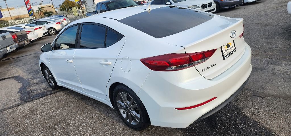 Used 2018 Hyundai Elantra SEL FWD image 3