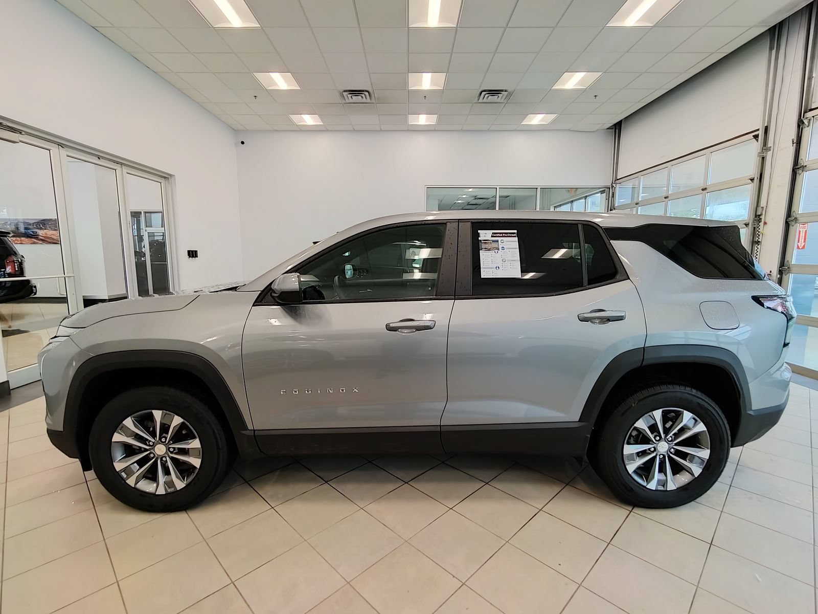 Used 2026 Chevrolet Equinox LT FWD image 6