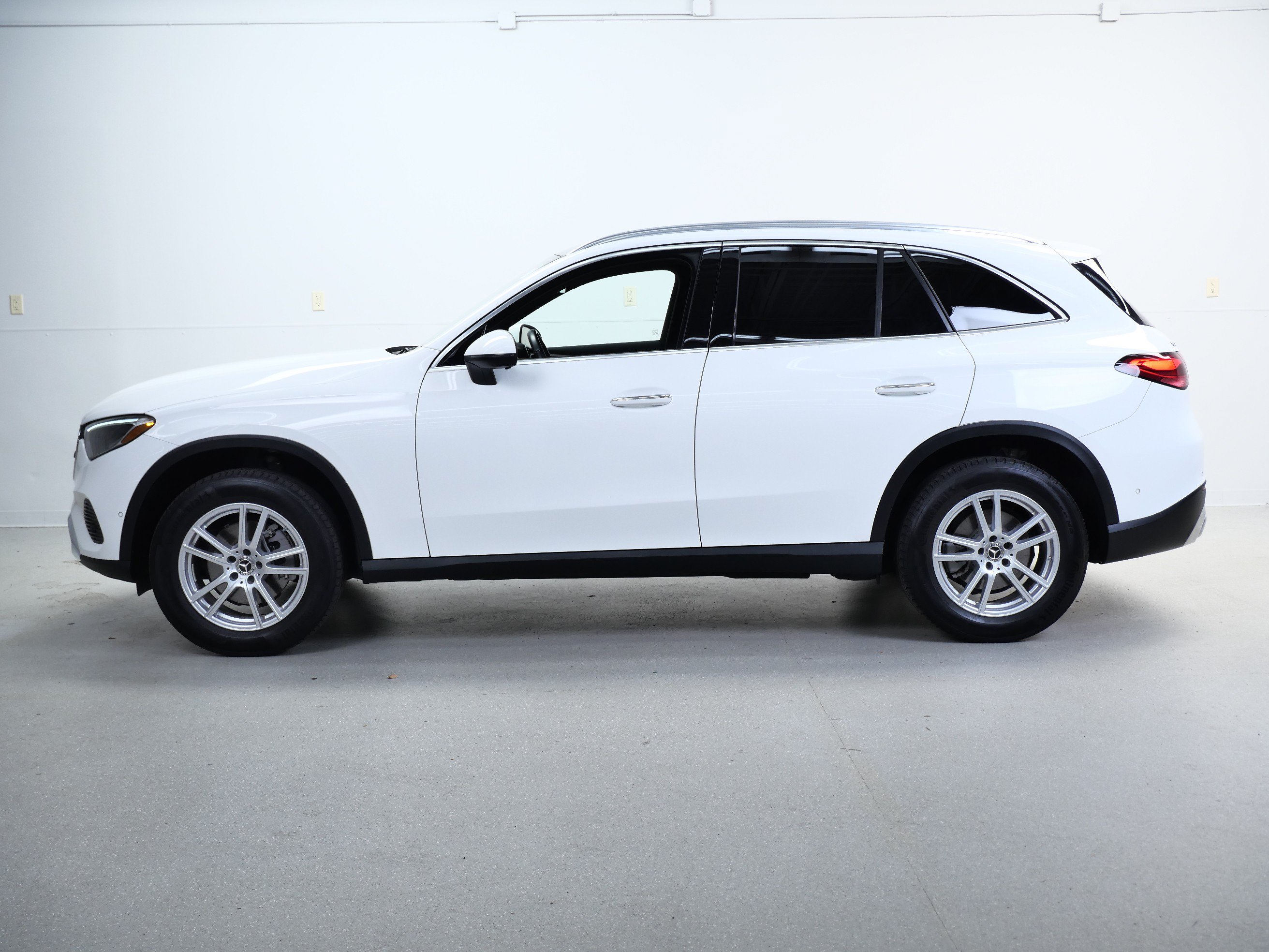 Used 2023 Mercedes-Benz GLC 300 4MATIC image 10
