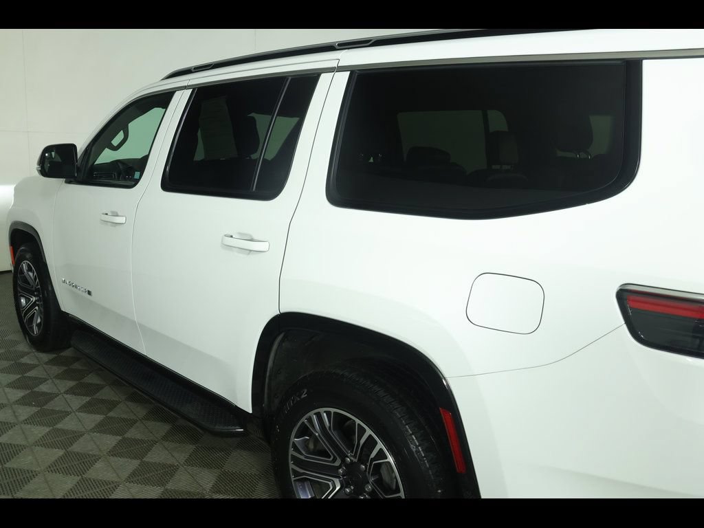 Used 2024 Jeep Wagoneer Series II w/ Flexible Seating Group AWD/4WD image 19
