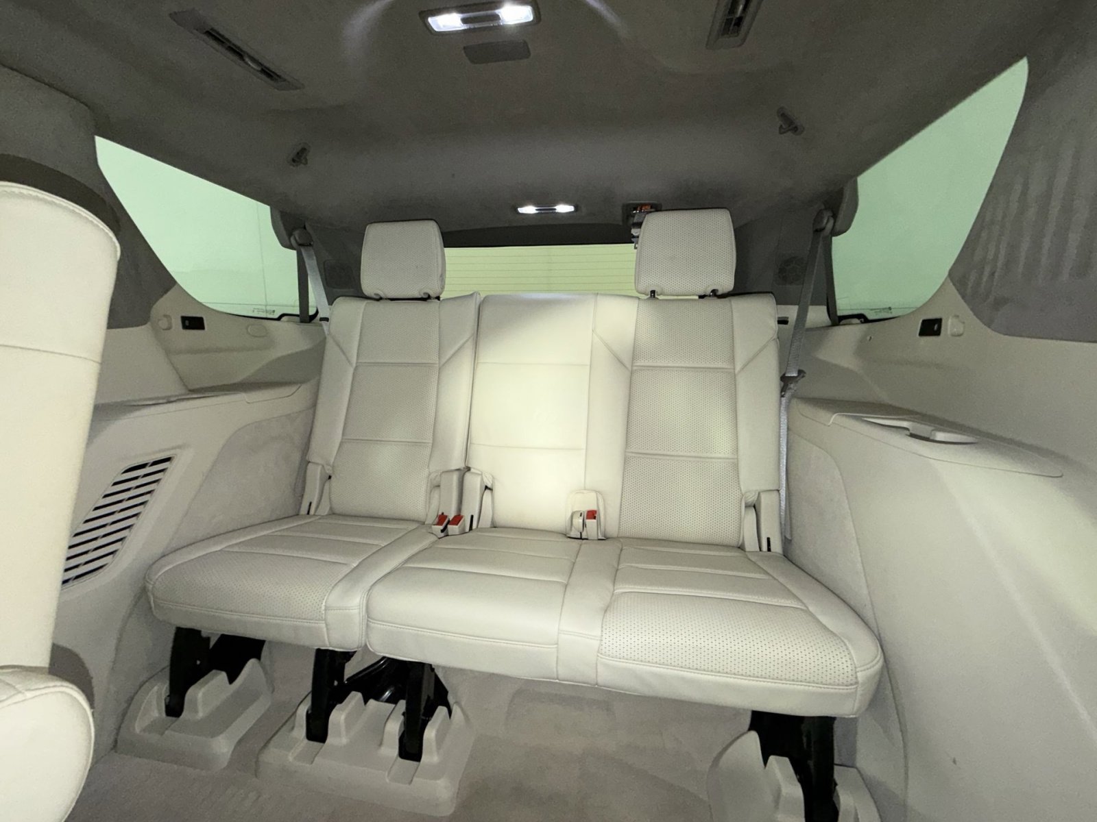 Used 2021 Cadillac Escalade Premium Luxury Platinum w/ Heavy-Duty Trailer Package image 26