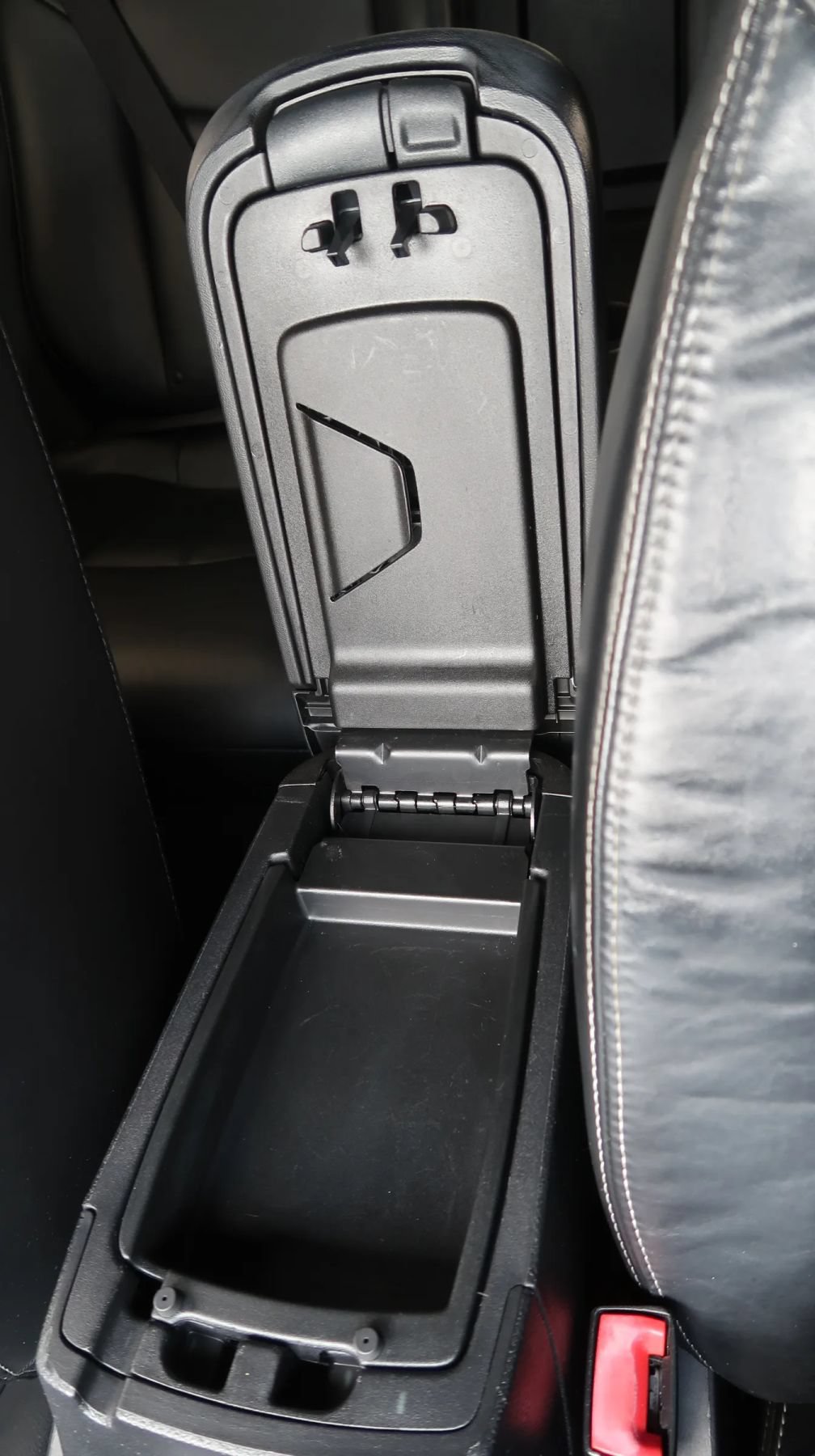 Used 2014 Dodge Avenger SXT FWD image 30