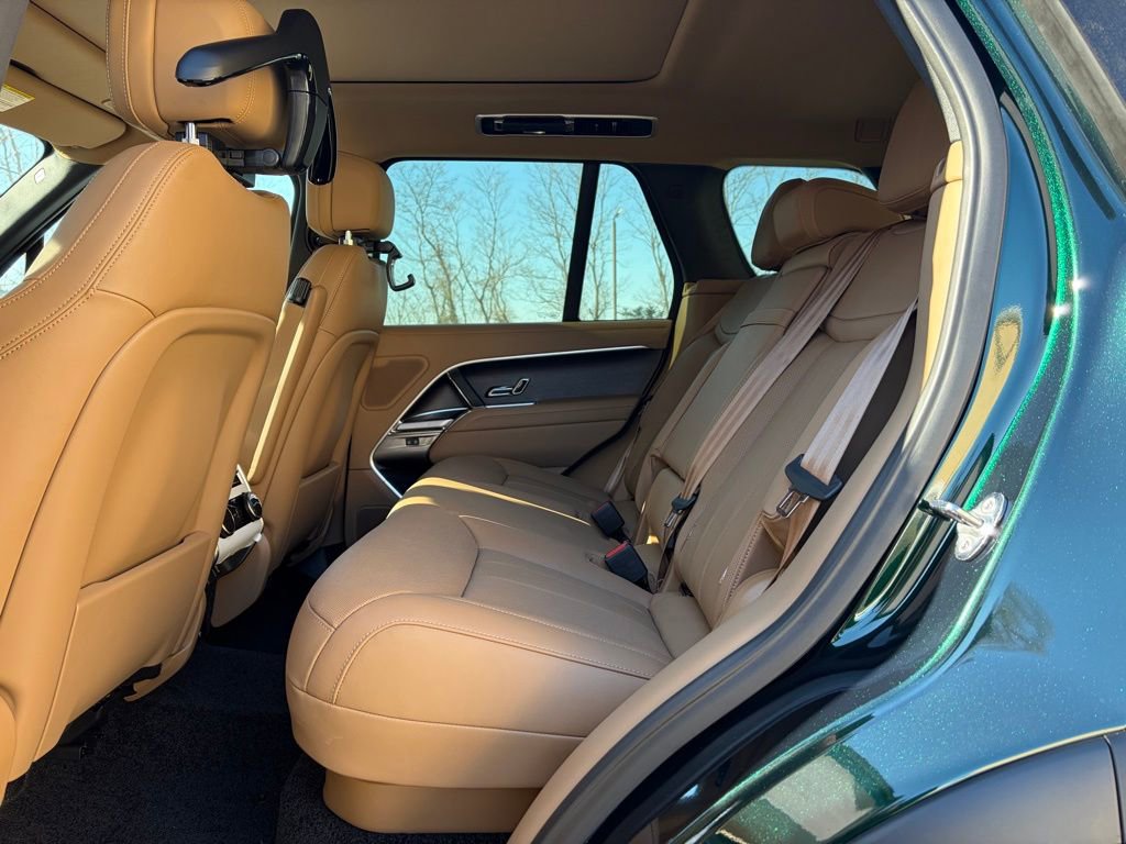 New 2026 Land Rover Range Rover SE image 13