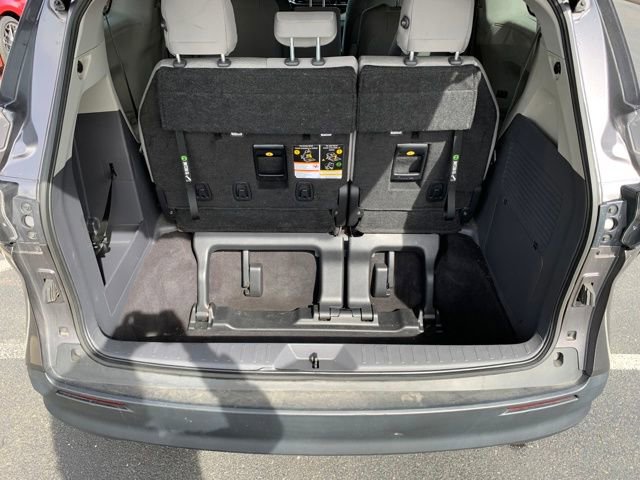 Used 2023 Toyota Sienna LE image 27