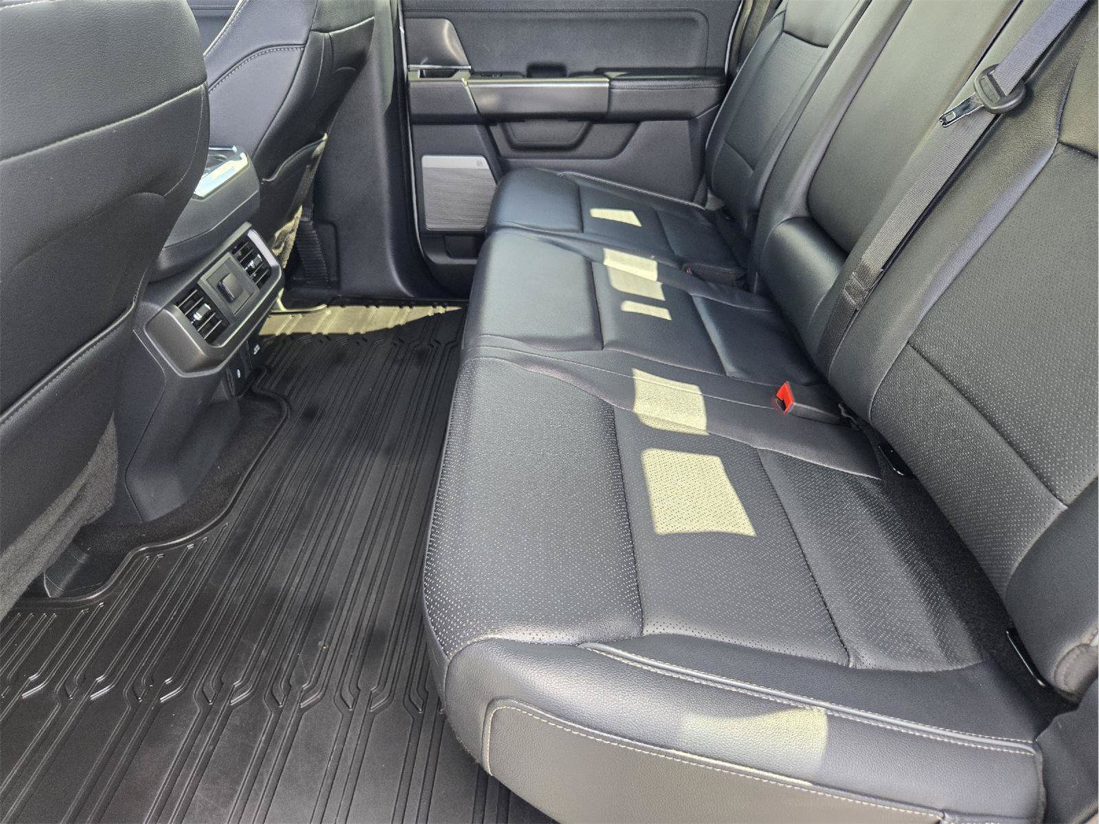 Certified 2024 Ford F150 Lariat w/ FX4 Off-Road Package AWD/4WD image 30