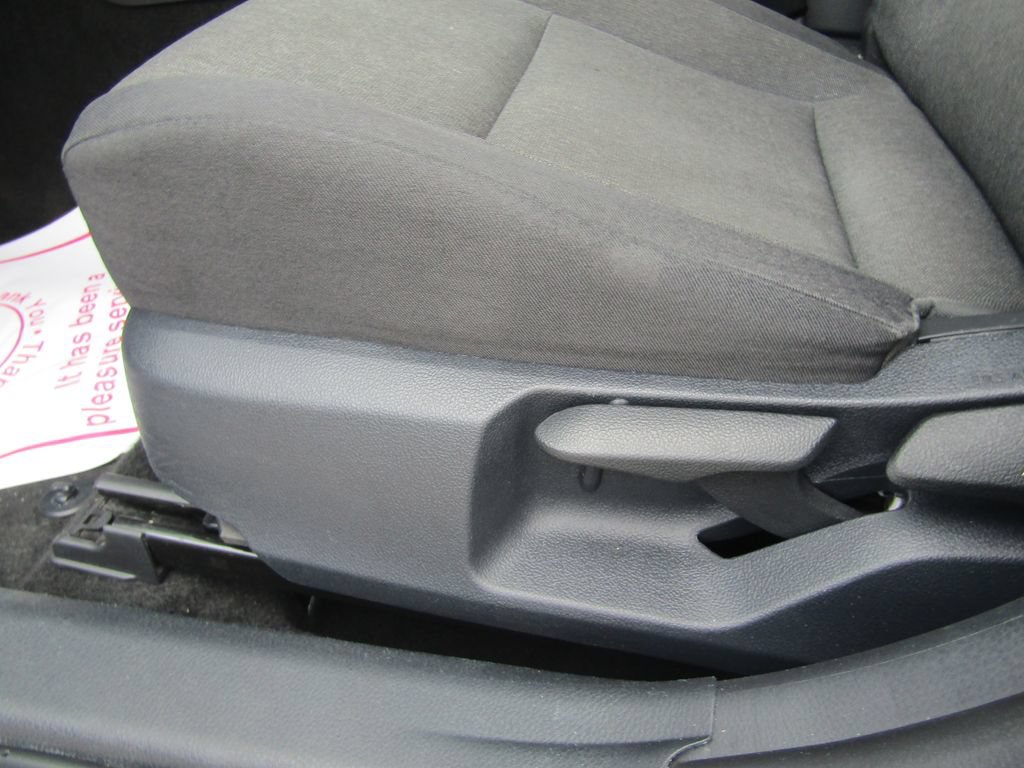 Used 2025 Toyota Camry LE FWD image 19