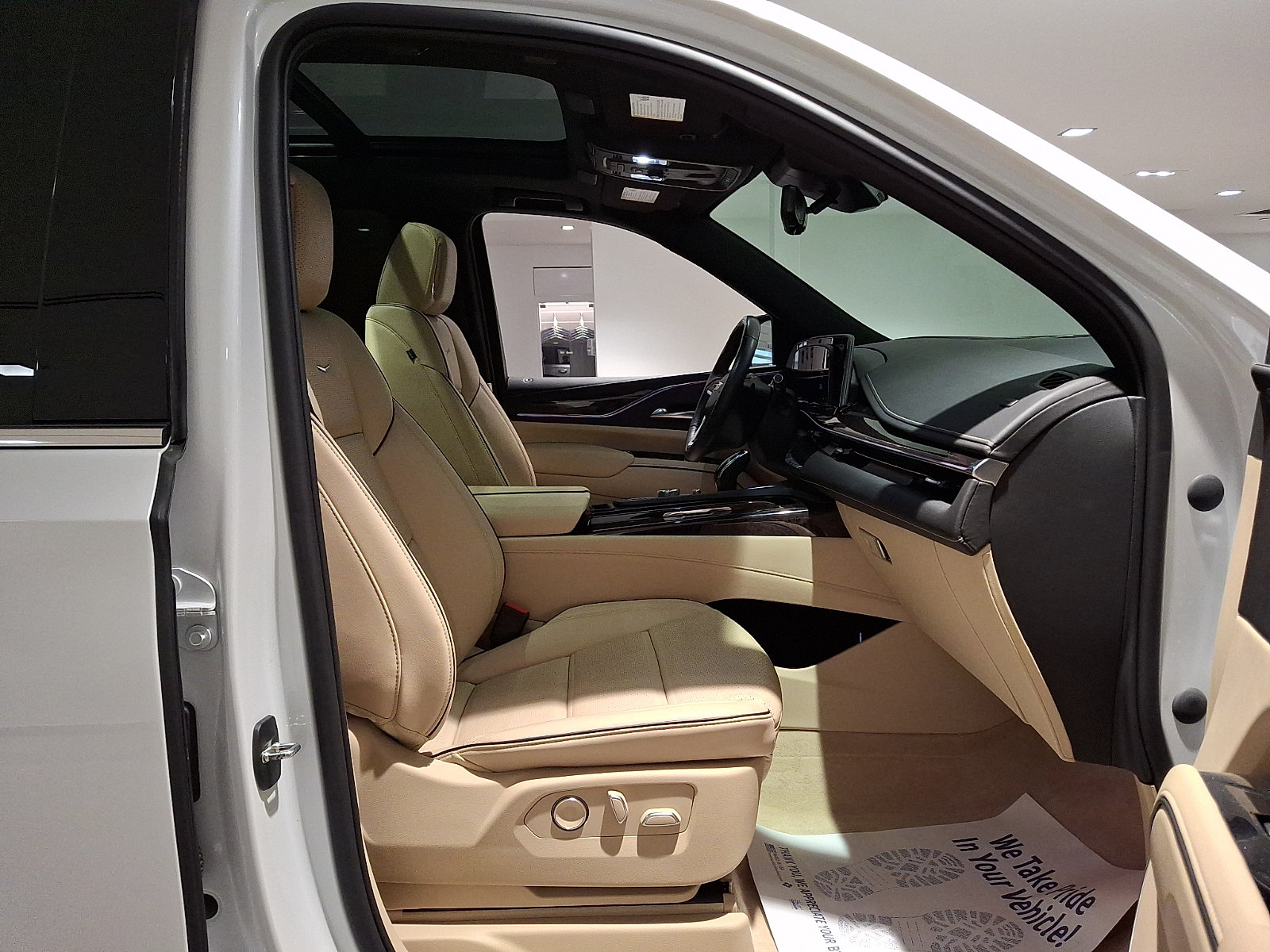 Certified 2023 Cadillac Escalade Premium Luxury AWD/4WD image 21
