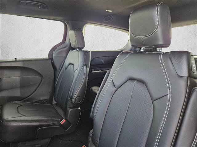 New 2026 Chrysler Pacifica Select FWD image 15