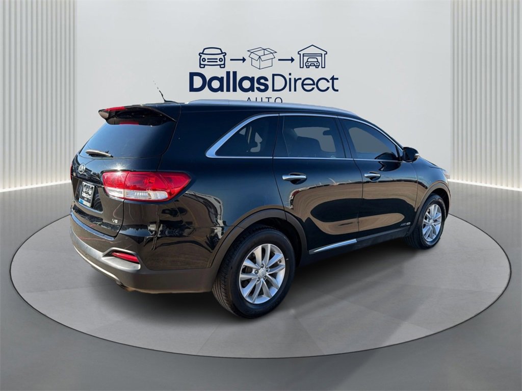 Used 2017 Kia Sorento LX image 5