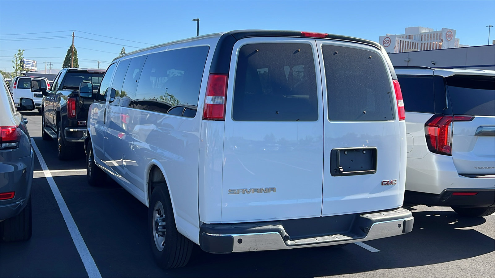 Used 2025 GMC Savana 3500 LT w/ LT Preferred Equipment Group RWD image 2