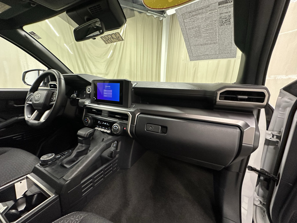 Used 2025 Toyota 4Runner SR5 AWD/4WD image 15