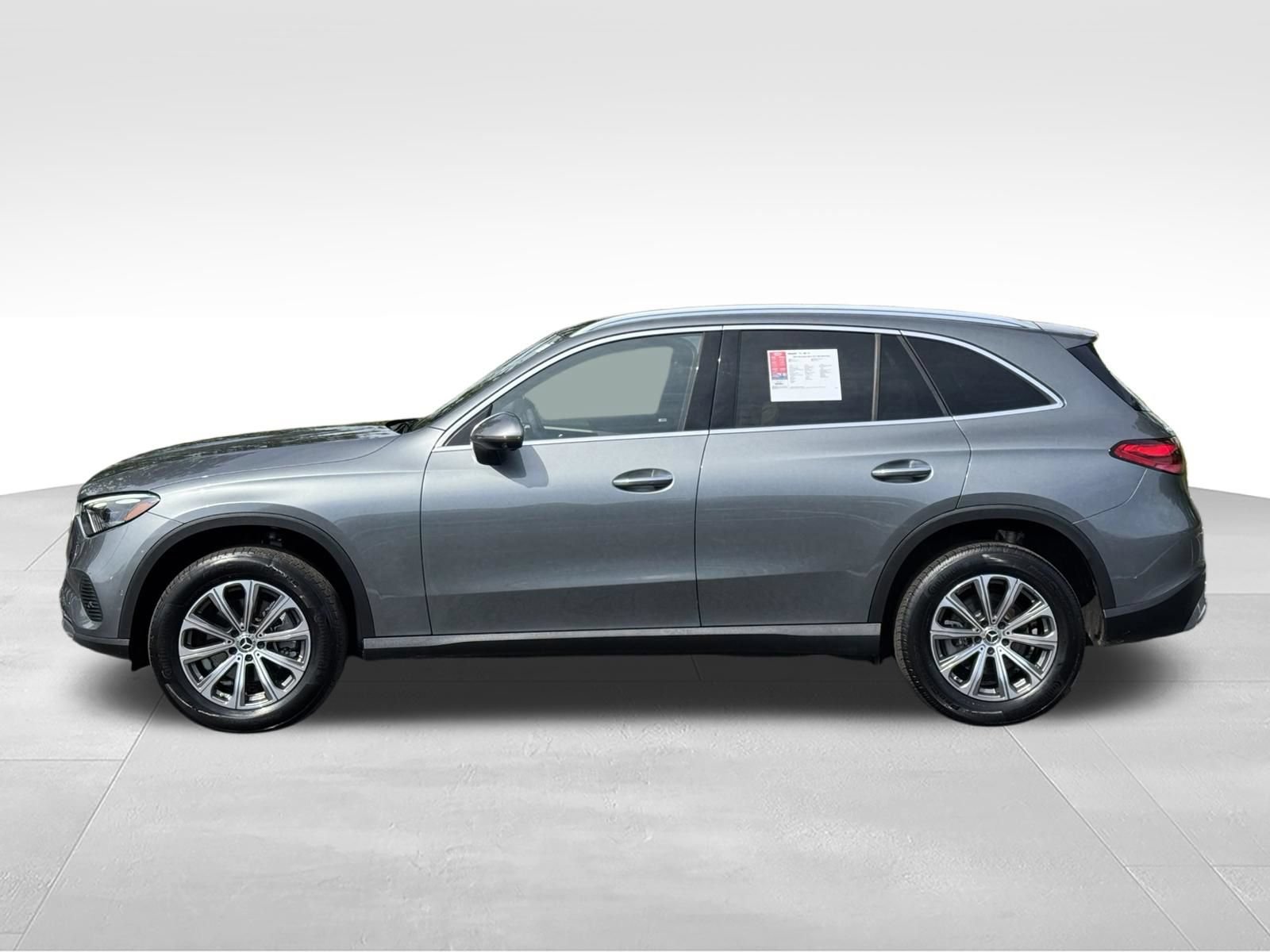 Used 2023 Mercedes-Benz GLC 300 4MATIC image 8