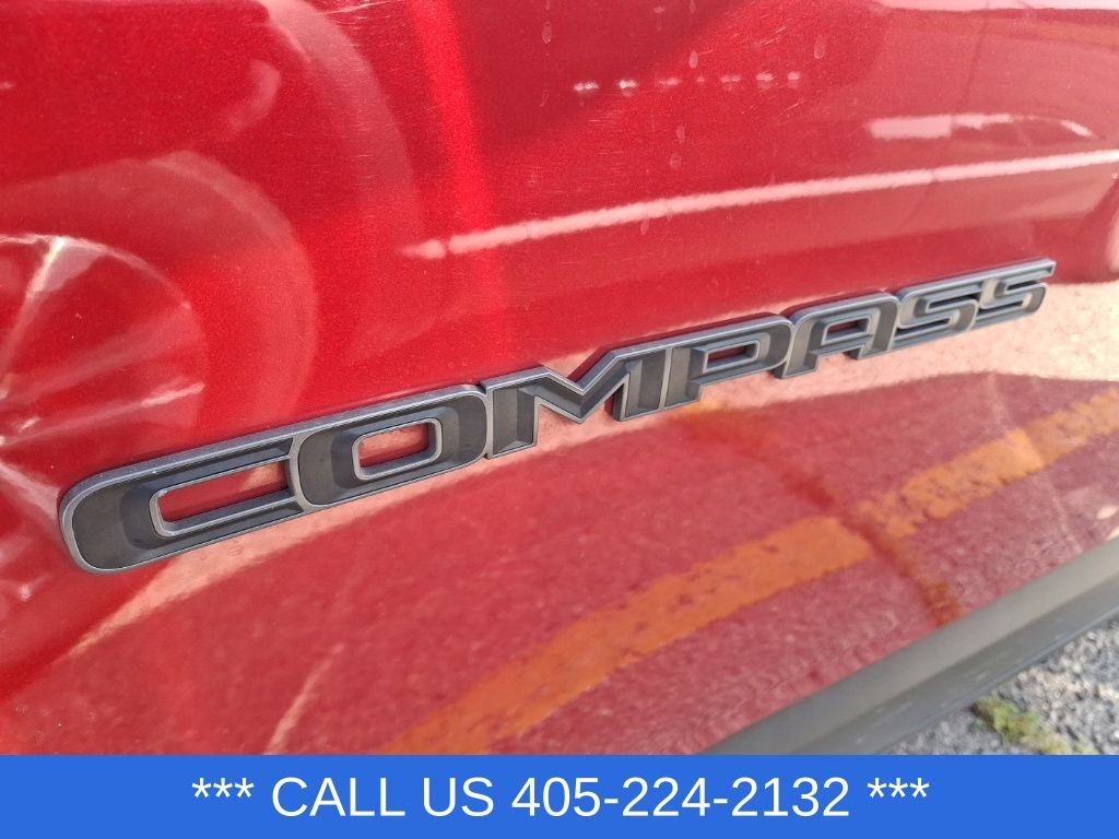 Used 2025 Jeep Compass Trailhawk AWD/4WD image 17
