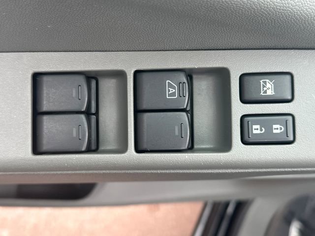 Used 2020 Nissan Frontier SV image 12