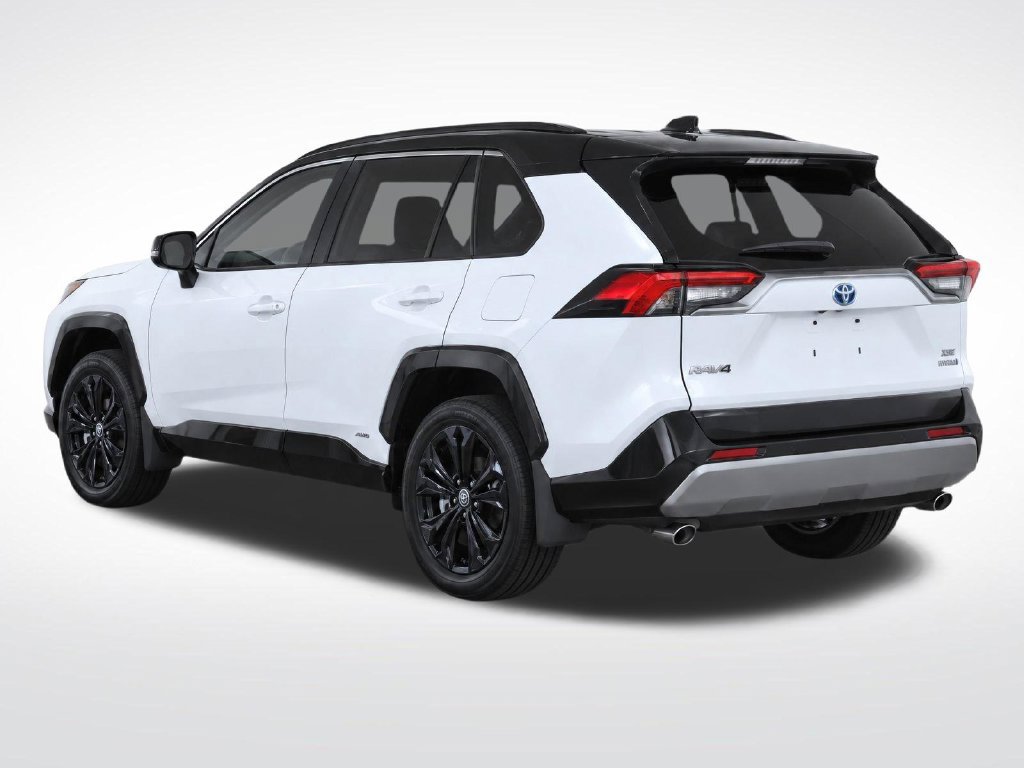 Used 2024 Toyota RAV4 XSE AWD/4WD image 4