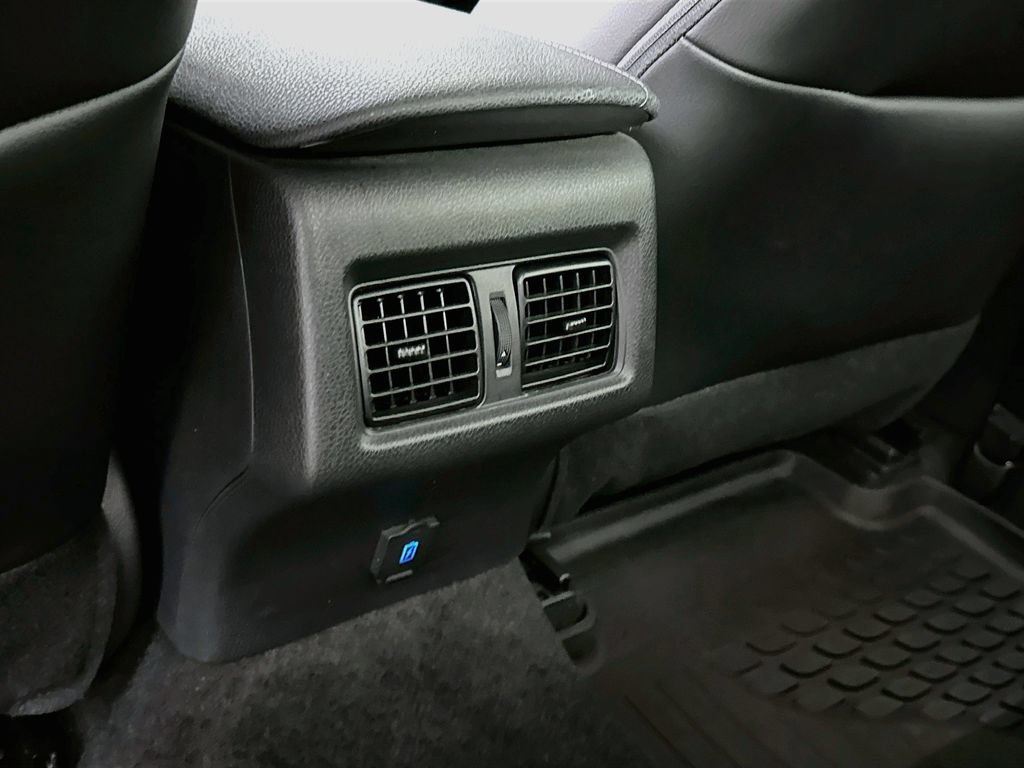 Used 2022 Toyota Camry XSE FWD image 26